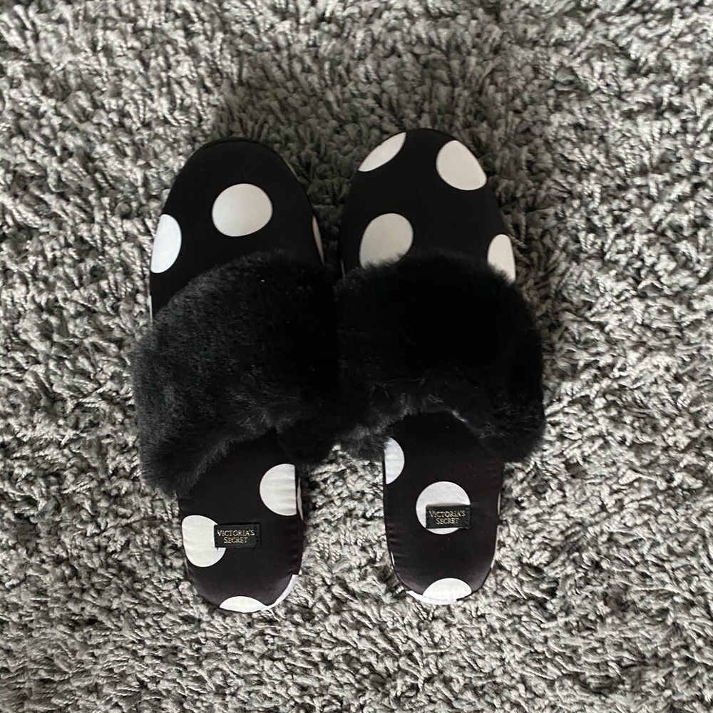 Victoria’s Secret brand new with tags slippers